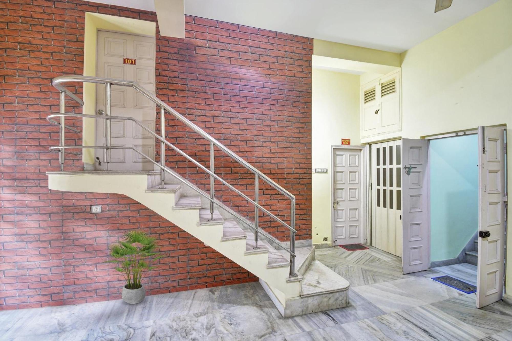 Hotel O R A Homestay Near Acropolis Mall Calcuta Exterior foto