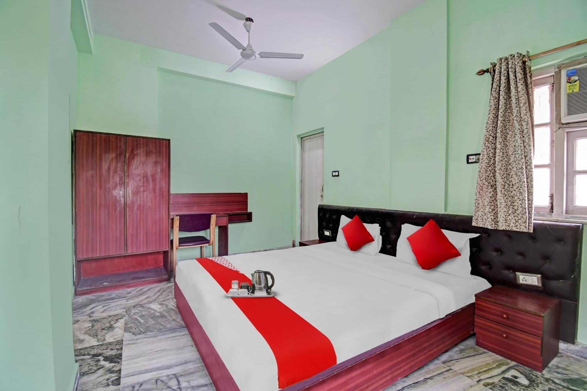 Hotel O R A Homestay Near Acropolis Mall Calcuta Exterior foto