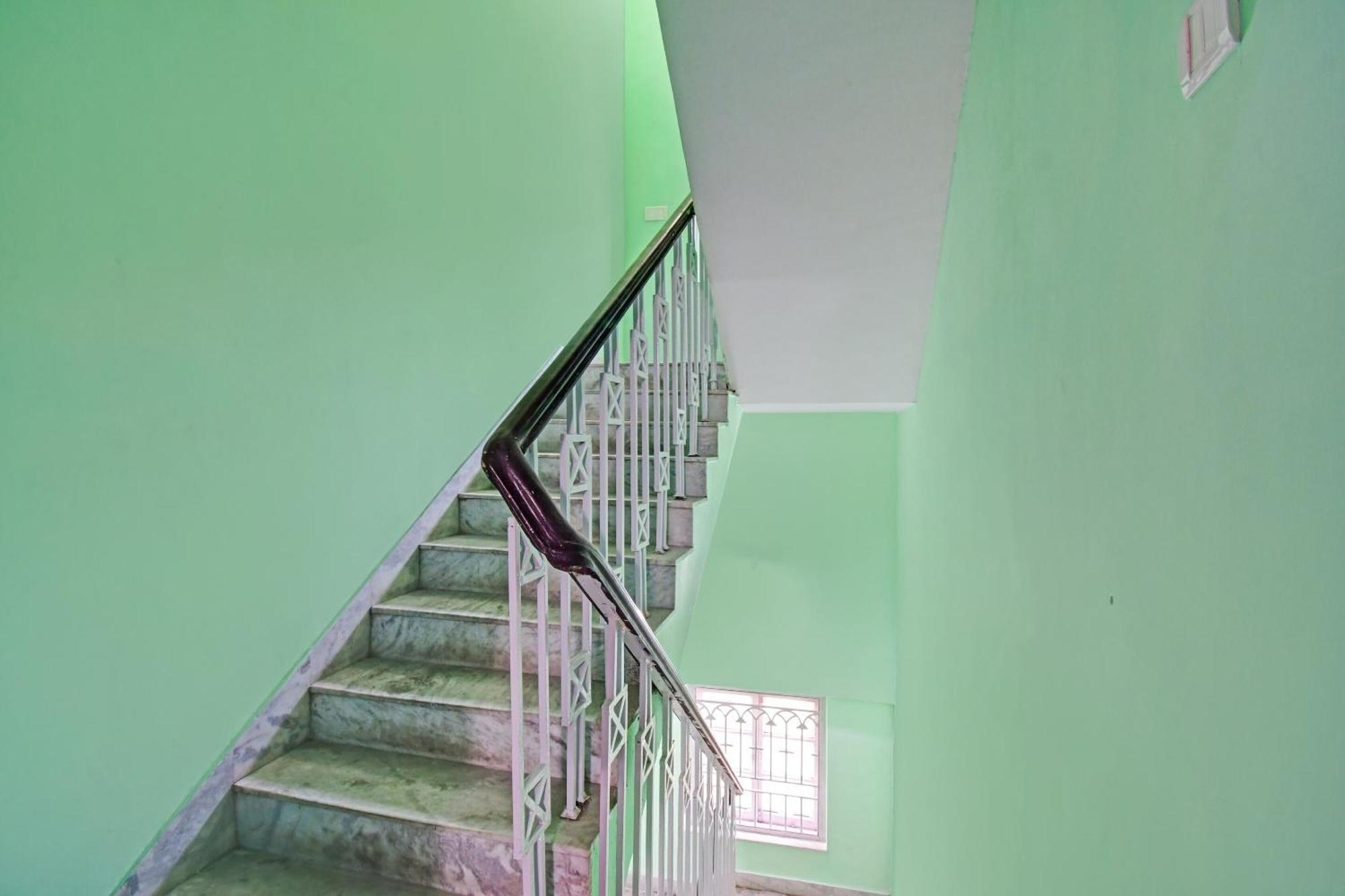 Hotel O R A Homestay Near Acropolis Mall Calcuta Exterior foto
