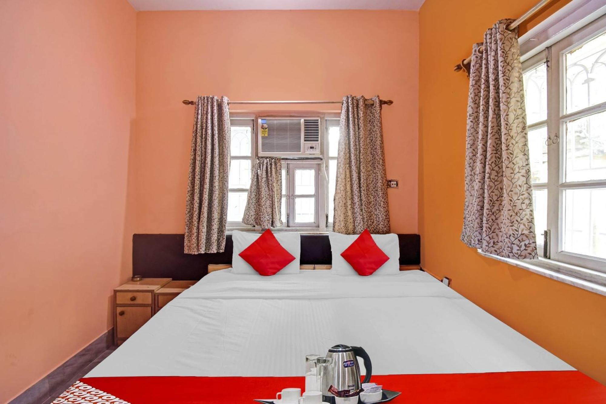 Hotel O R A Homestay Near Acropolis Mall Calcuta Exterior foto