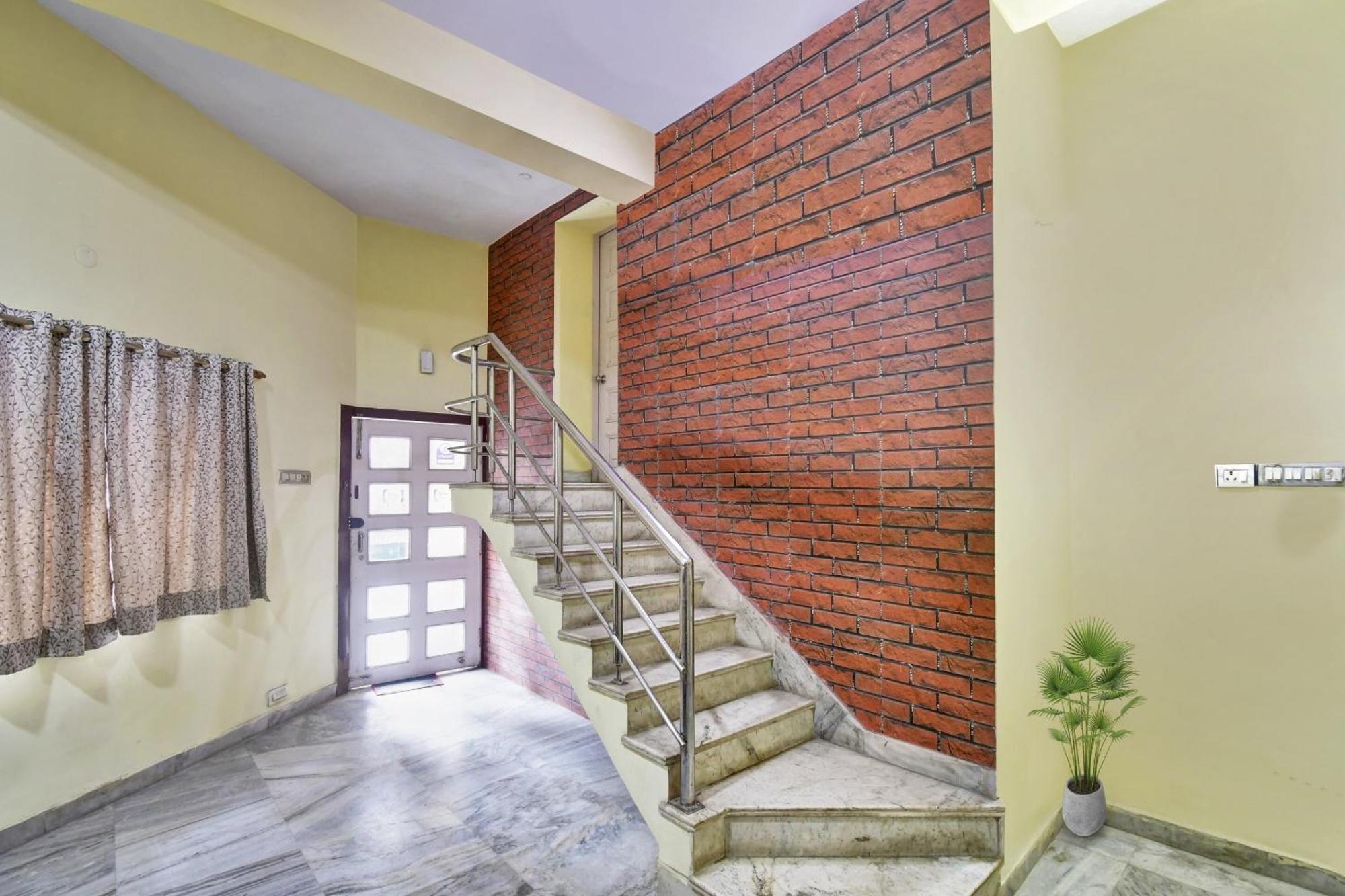 Hotel O R A Homestay Near Acropolis Mall Calcuta Exterior foto